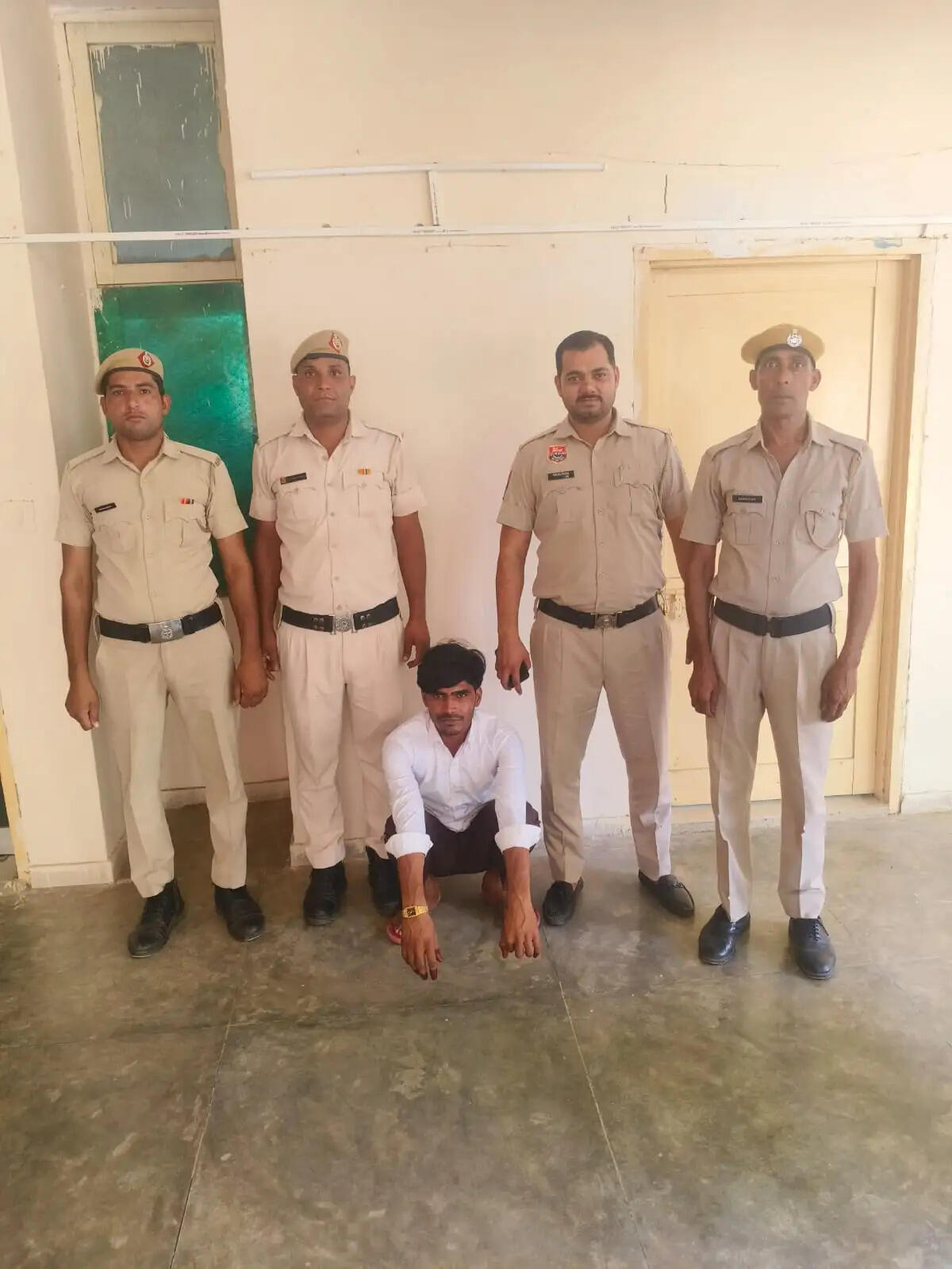 नूंह में बारातियों ने थार की छत पर चढ़कर मचाया हुड़दंग, दूल्हा गिरफ्तार