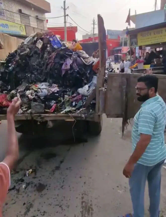 कैथल में हड़ताली सफाई कर्मियों ने सड़कों पर बिखेरा कचरा,आमजन हुआ परेशान