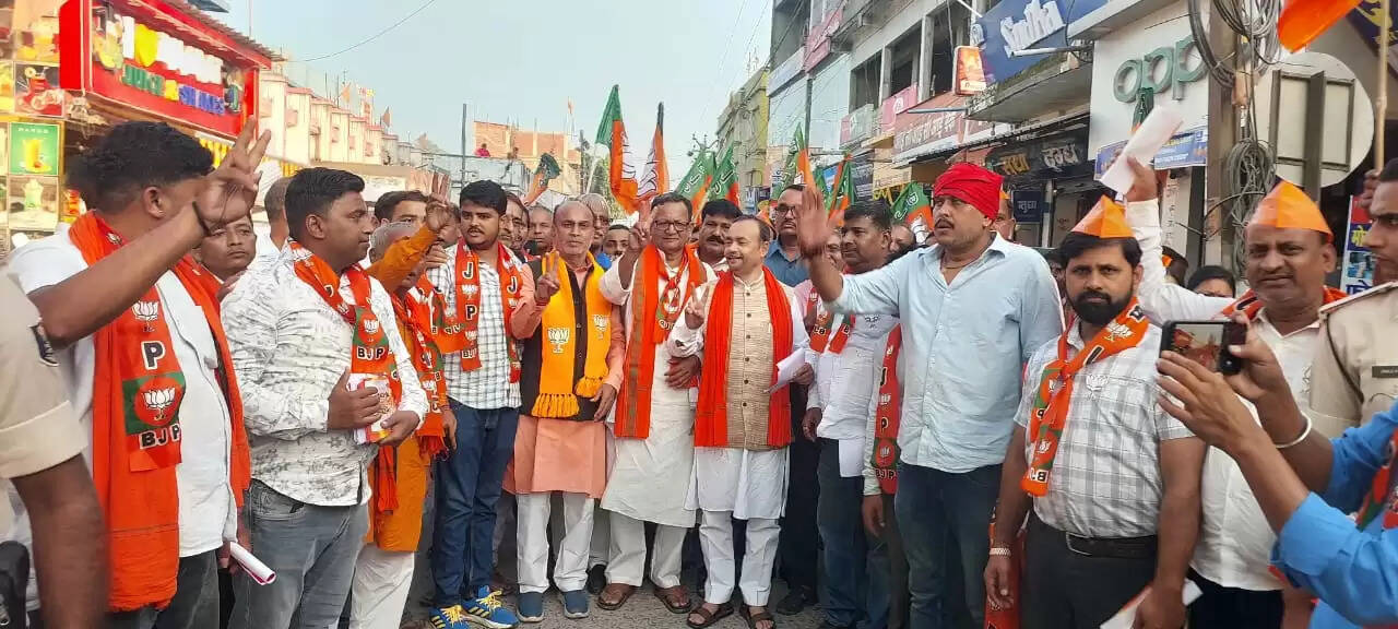 फारबिसगंज में पीएम के कार्यक्रम को लेकर एनडीए का रोड शो,प्रत्याशी सहित नेताओं ने लोगों से की अपील