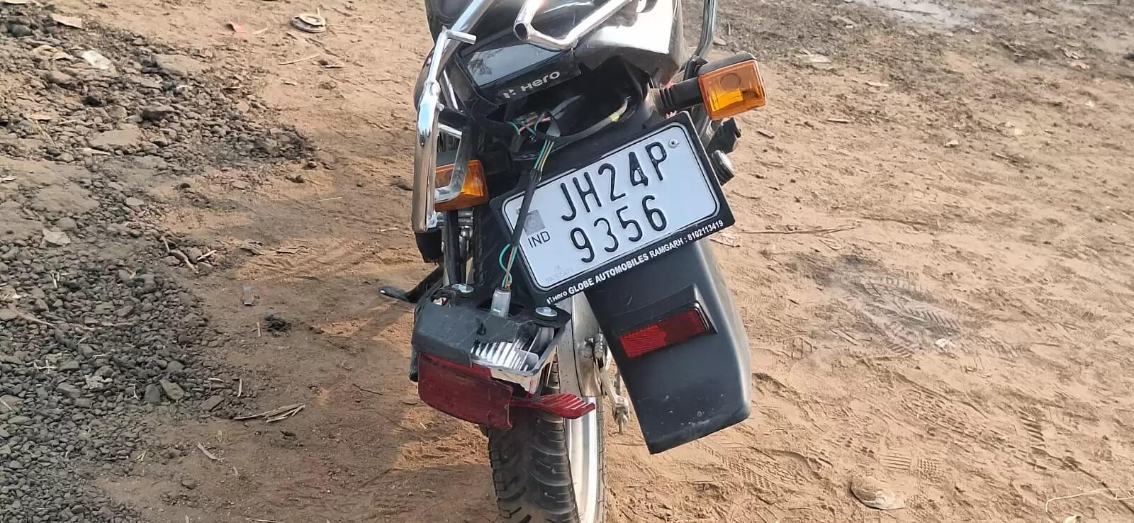 रिश्तेदार का इलाज कराकर लौट रहे तीन लोगों काे ट्रक ने कुचला, एक की मौत