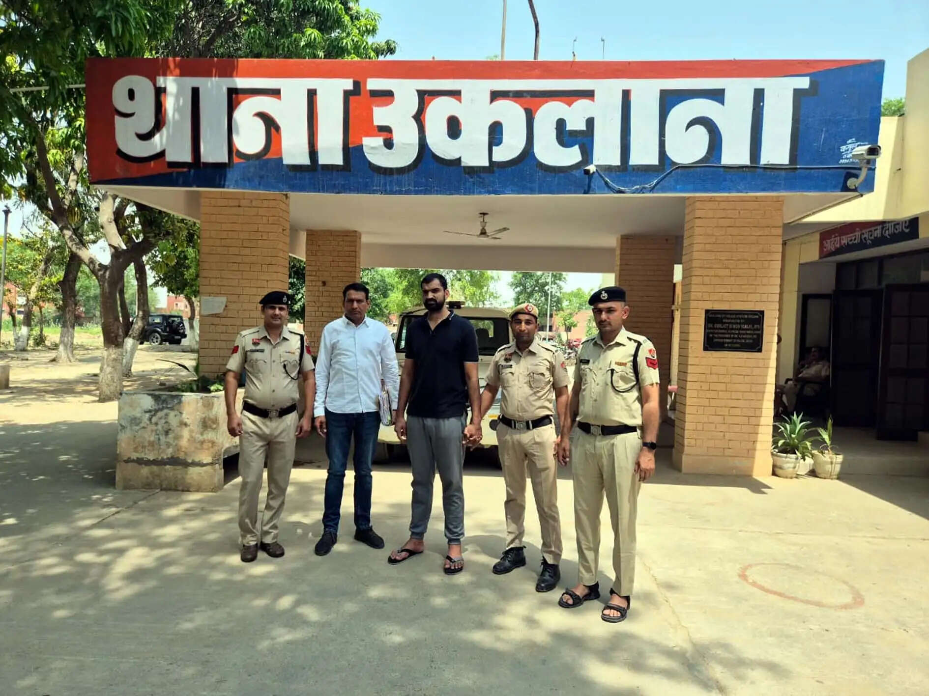 हिसार : होटल संचालक हत्या मामले में पांच हजार का इनामी आरोपी मुंबई से गिरफ्तार