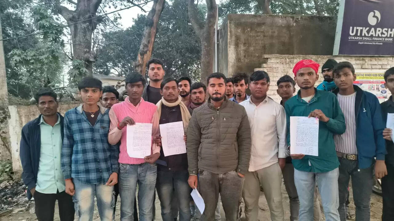 प्रलोभन देकर धर्म परिवर्तन कराने के विरुद्ध ग्रामीणों ने भैरोगंज थाना में दिया आवेदन