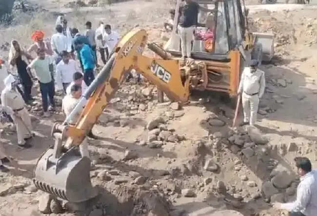 मप्र के सागर जिले में खुदाई में मिले ब्रिटिशकालीन 13 सिक्के, प्रशासन ने किए जब्त