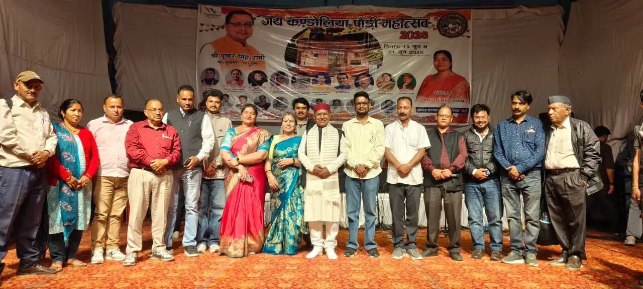 गढ़रत्न नरेंद्र सिंह नेगी के गीतों पर झूमे दर्शक