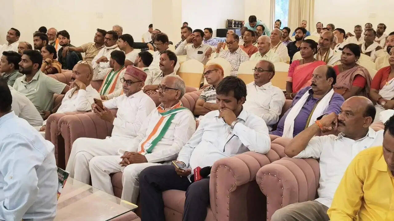कांग्रेस की ओर उम्मीद भरी नजरों से देख रही है जनता, निष्ठापूर्वक जिम्मेदारी निभाएं कार्यकर्ता : सीपी मित्तल