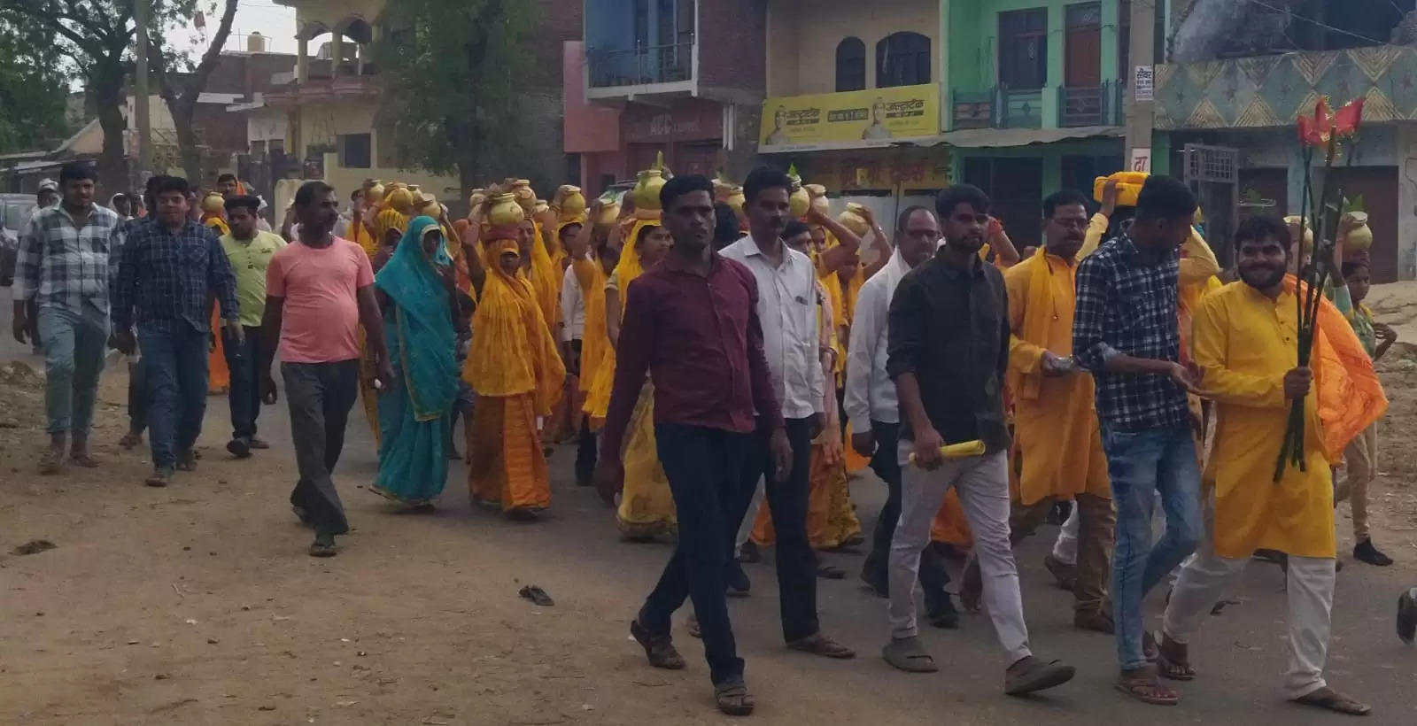 कलश यात्रा के साथ शुरू हुई श्रीमद भागवत कथा