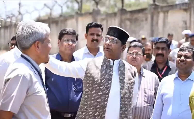 (अपडेट) भोपाल के बीएचईएल परिसर में लगी भीषण आग, 20 से ज्यादा दमकल व टैंकर काबू पाने में जुटे