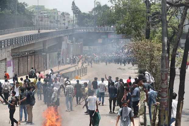 बांग्लादेश में छात्र आंदोलन से हालात बिगड़े, तीन और की मौत, अब तक 28 की जान गई