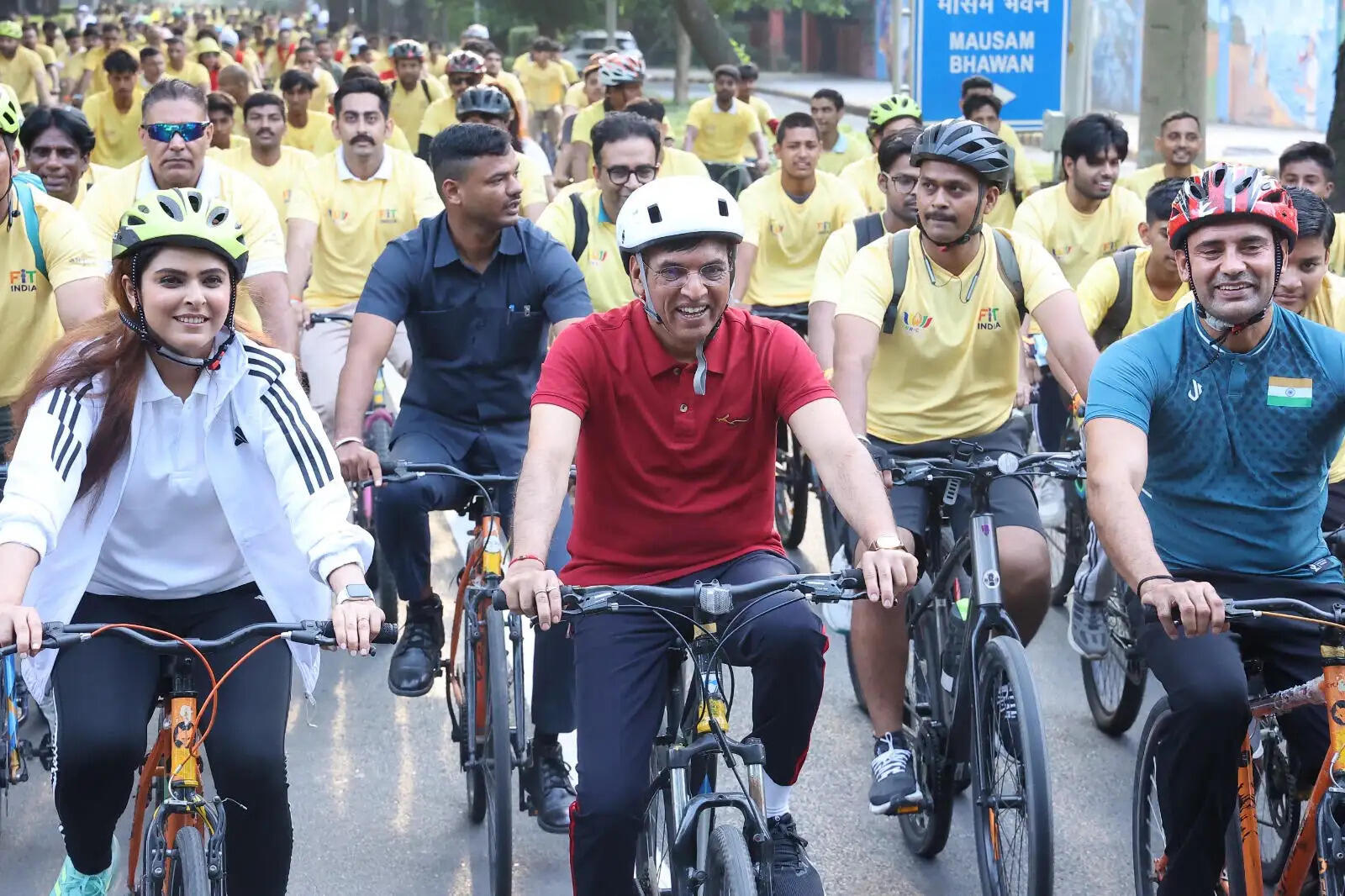 फिट इंडिया संडेज ऑन साइकिल के विशेष संस्करण का मांडविया ने किया नेतृत्व