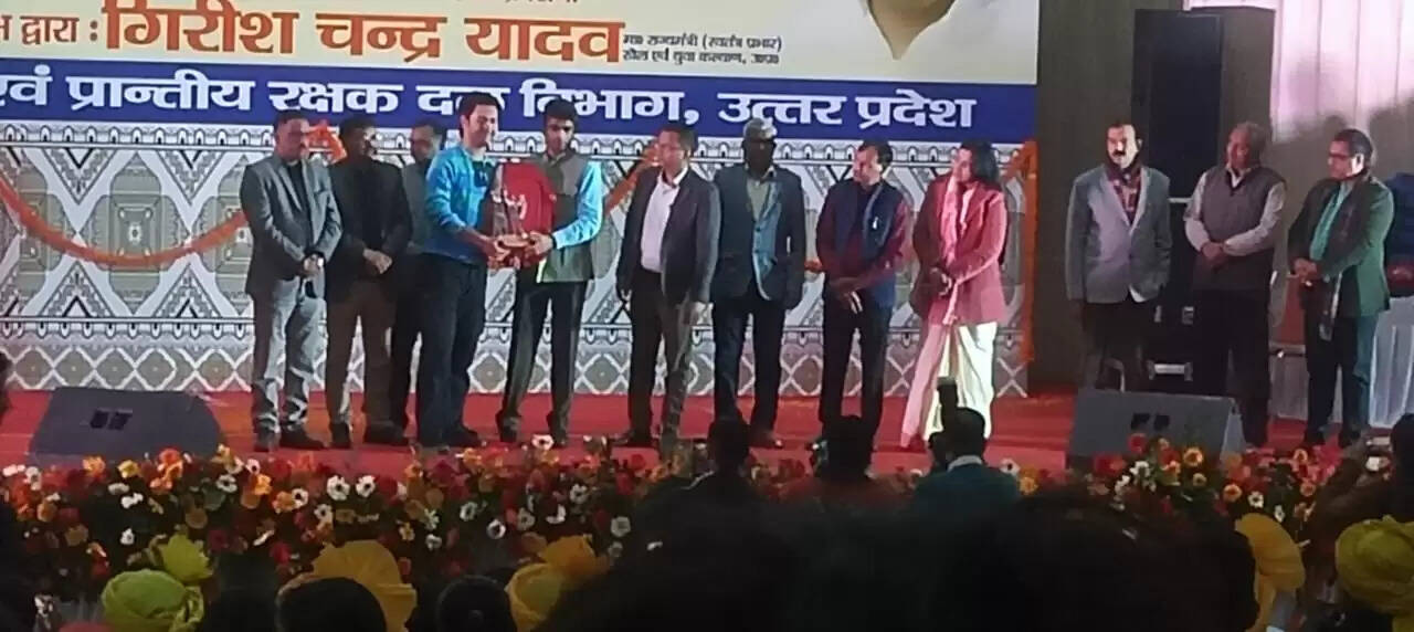 ललित कला संस्थान के छात्र सबत खालदी ने बढ़ाया झांसी का गौरव