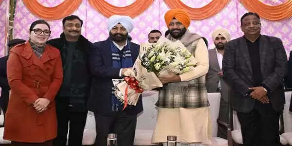 हरियाणा&nbsp;में&nbsp;इलेक्ट्रिक व्हीकल पार्क बनाने की योजना हाे&nbsp;रही तैयार : नायब&nbsp;सैनी