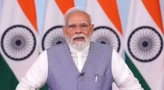 युवा देश की चुनौतियों और समाधानों से जुड़े, बनाए भविष्य को उज्जवल : प्रधानमंत्री