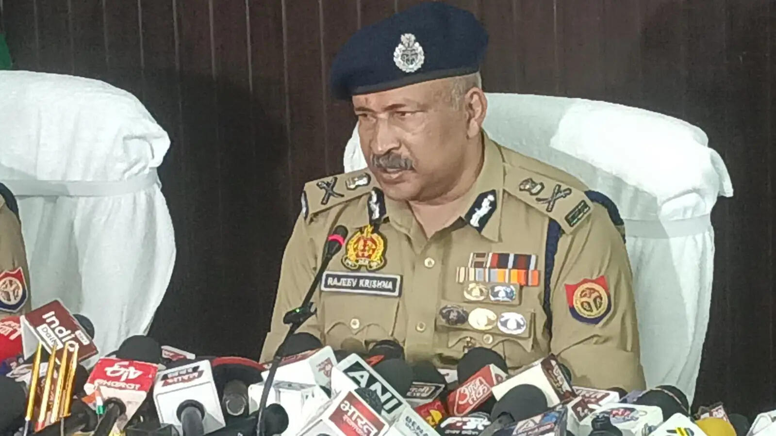 सोशल मीडिया के जरिए दहशत फैलाने या 'दबंगई' दिखाने वाले असामाजिक तत्वों पर पैनी नजर:डीजीपी राजीव कृष्णा