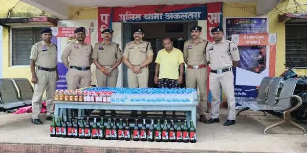 अकलतरा में 184 लीटर अवैध शराब जब्त, एक गिरफ्तार