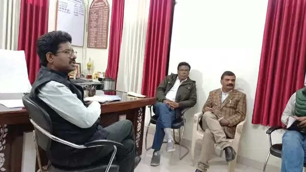 छतरपुर:शिक्षा विभाग के एडीपीसी पर लगे आरोपों की जांच करने आया सागर से दल