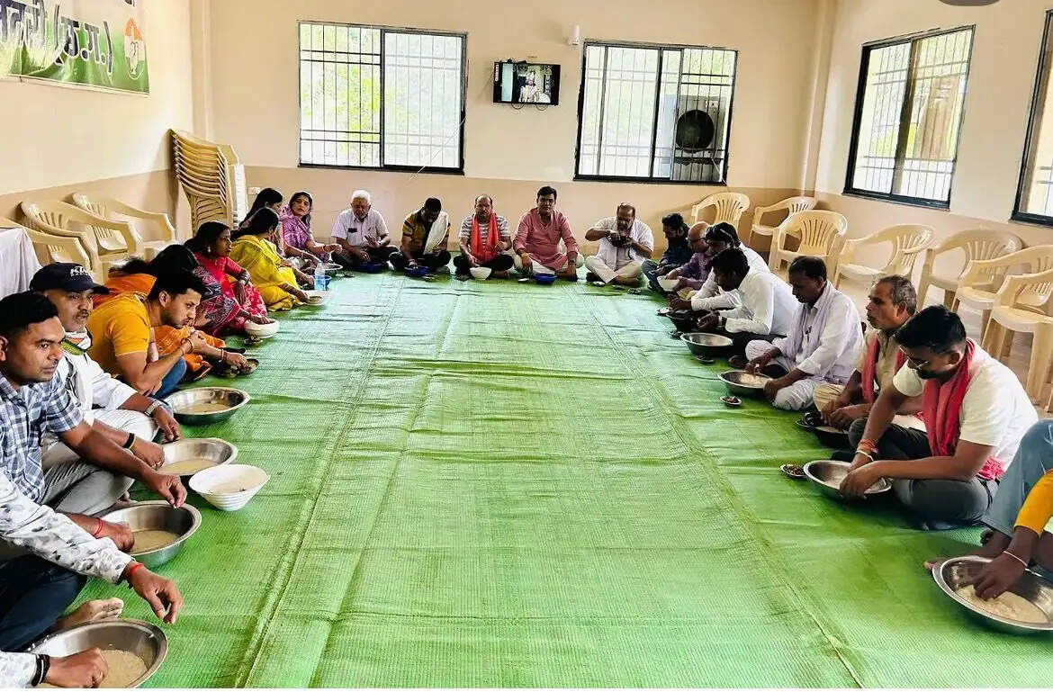 संस्कृति संरक्षण और श्रमिक सम्मान का प्रतीक बना बोरे बासी