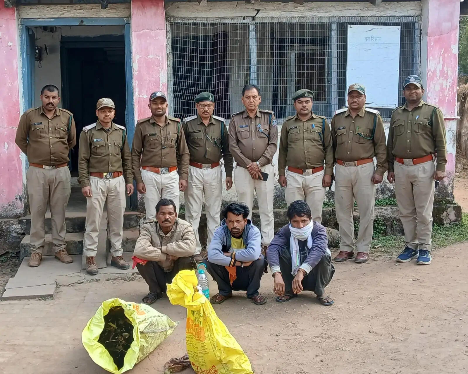 अनूपपुर: मृत भालू के नाखून, बाल काटने के तीन आरोपी गिरफ्तार, भेजे गये जेल