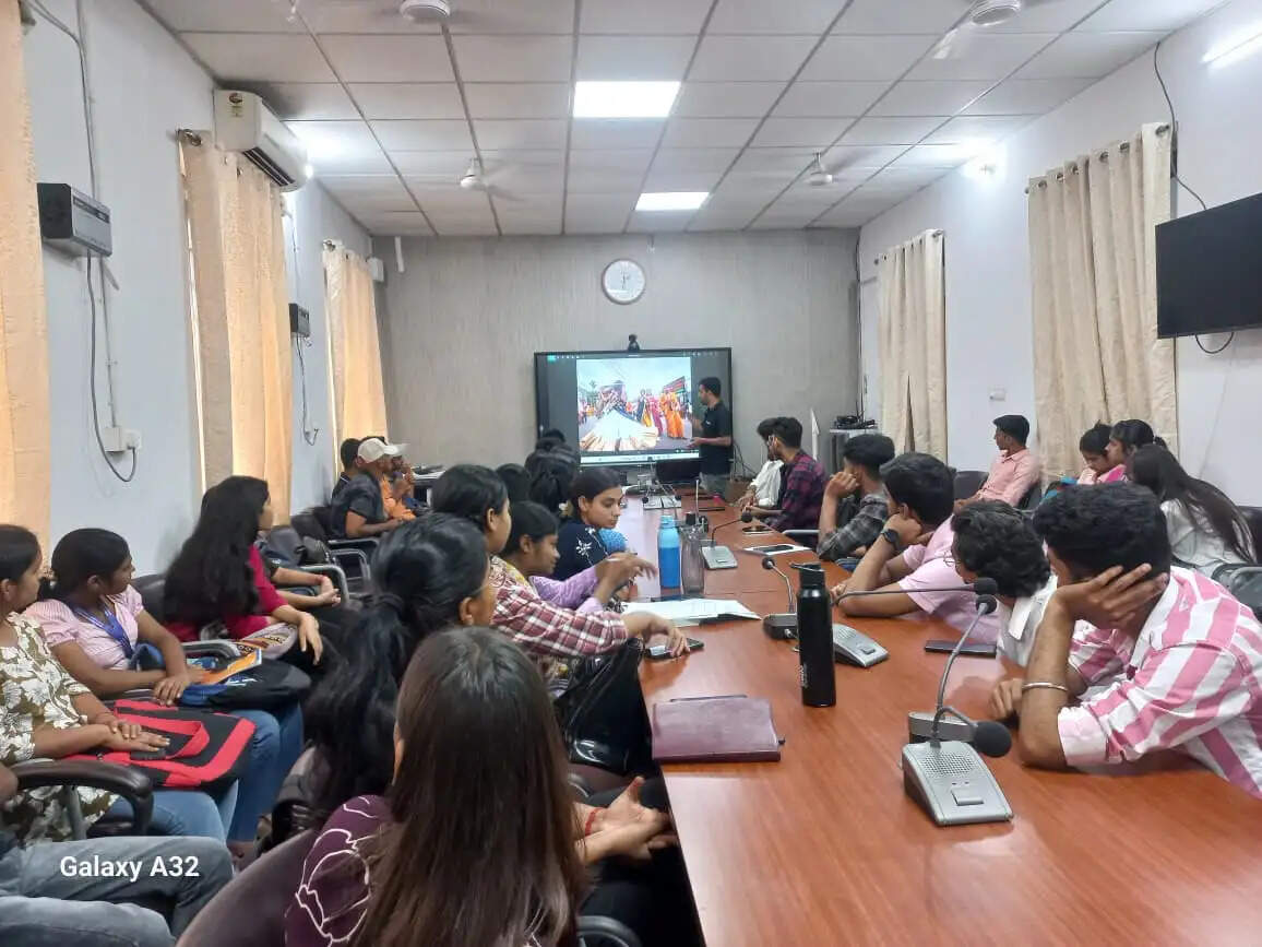 मीडिया के विद्यार्थियों के लिए फोटोग्राफी में है अपार संभावनाएं:डॉ. अंजनी झा