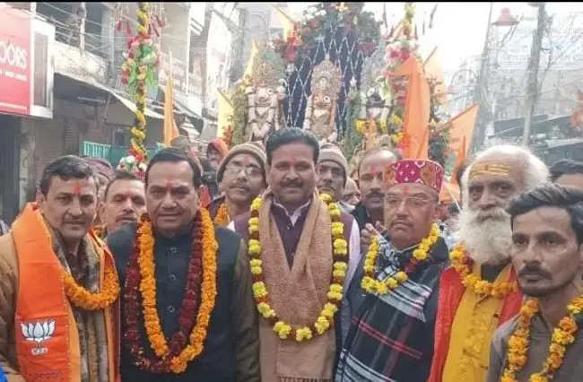 भव्यता के साथ निकली प्रभु श्री राम एवं जगन्नाथ की शोभायात्रा