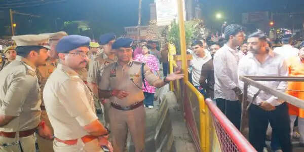 दुर्गा पूजा पंडालों की सुरक्षा पर डीआईजी और एसएसपी की नजर, अग्निशमन से लेकर भीड़ नियंत्रण तक की जांच
