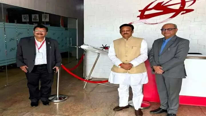 मप्रः उप मुख्यमंत्री शुक्ल ने हवाई सेवाओं के विस्तार के लिए एलायंस एयर के अधिकारियों की बैठक