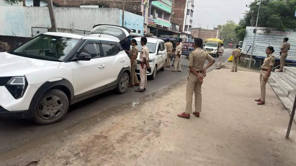 सारण जिला में संवेदनशील स्थान पर चल रहा विशेष जांच अभियान