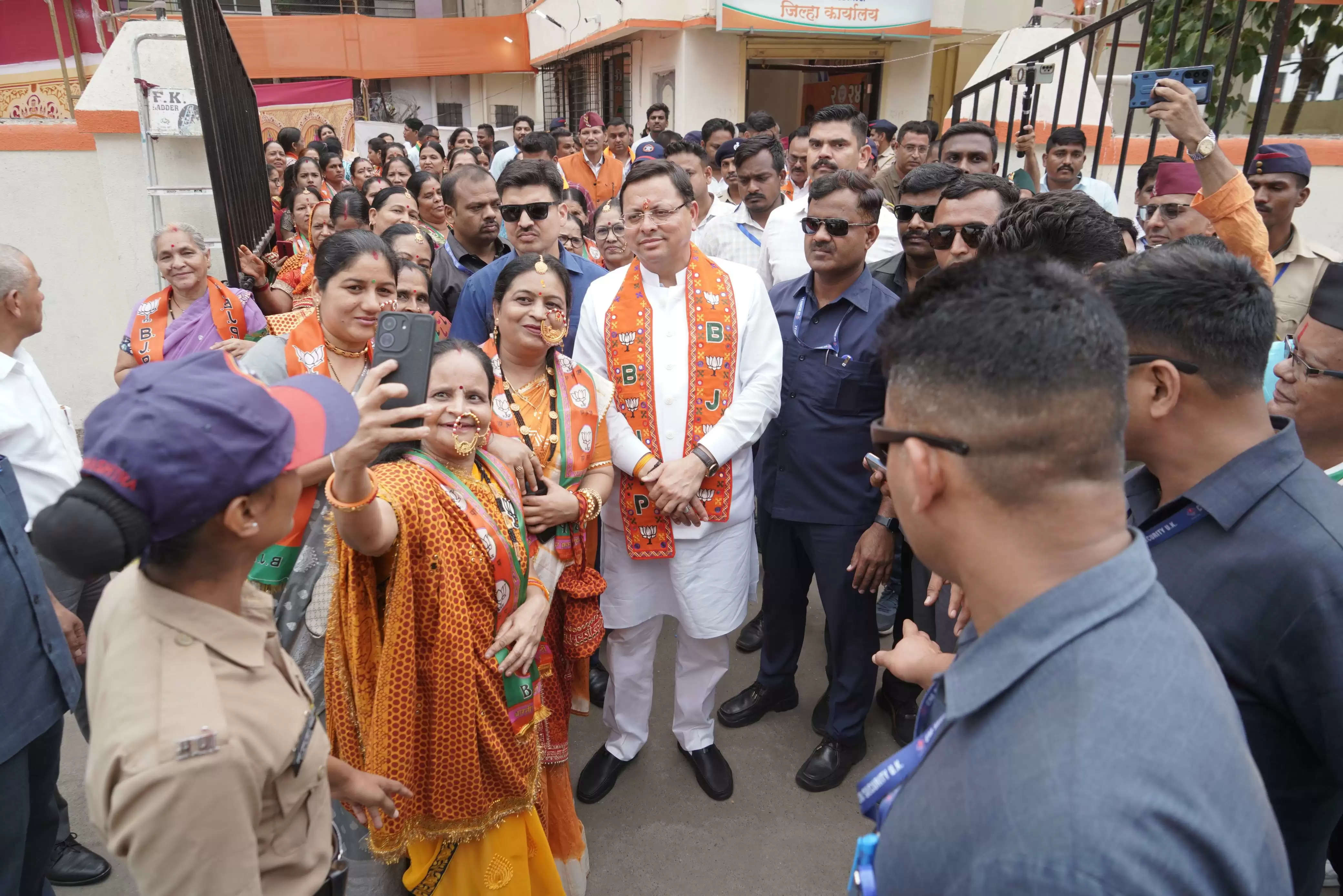 इस बार का लोकसभा चुनाव तुष्टिकरण बनाम संतुष्टिकरण के बीच: पुष्कर सिंह धामी