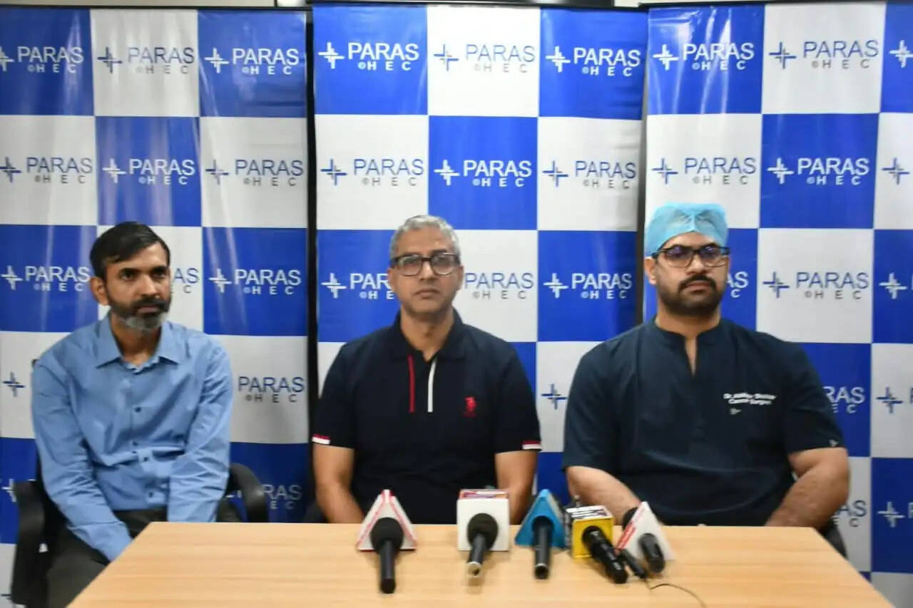 पारस एचईसी हॉस्पिटल में दो जटिल सफल रोबोटिक कैंसर सर्जरी