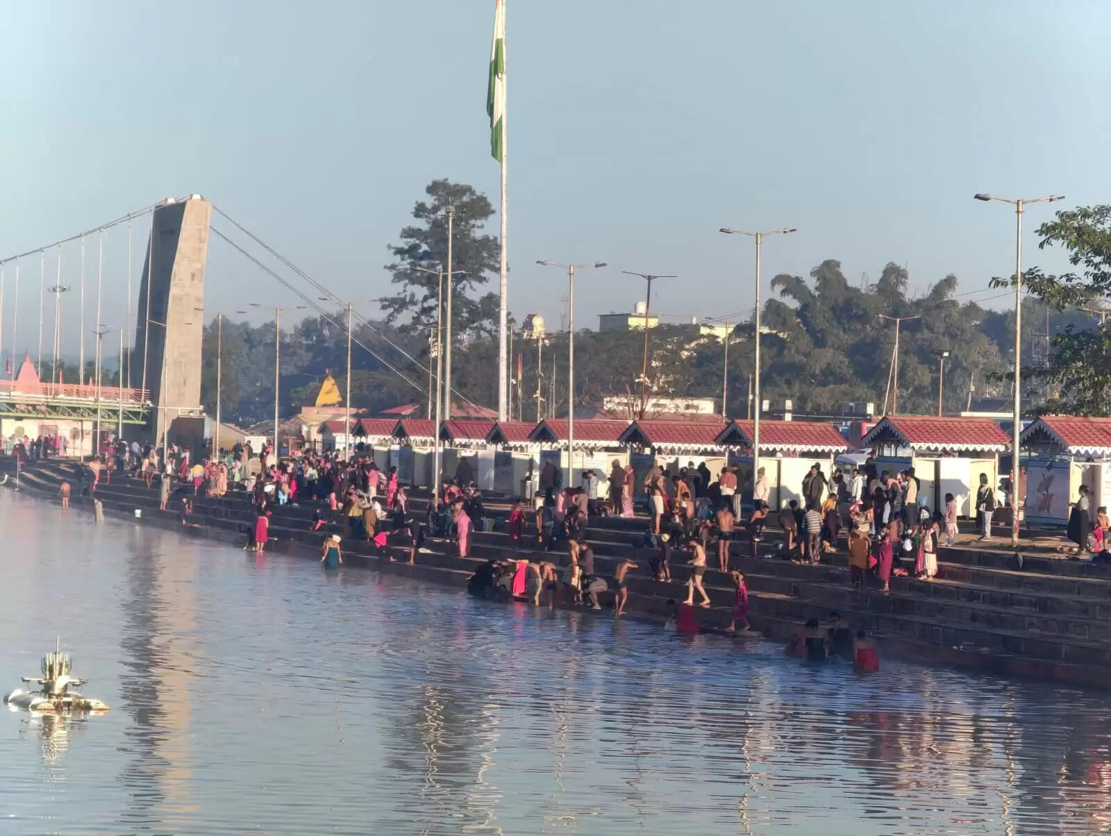 अनूपपुर: अमरकंटक भक्ति से सराबोर,पौषी पूर्णिमा पर श्रद्धालुओं ने लगाई पुण्य की डुबकी