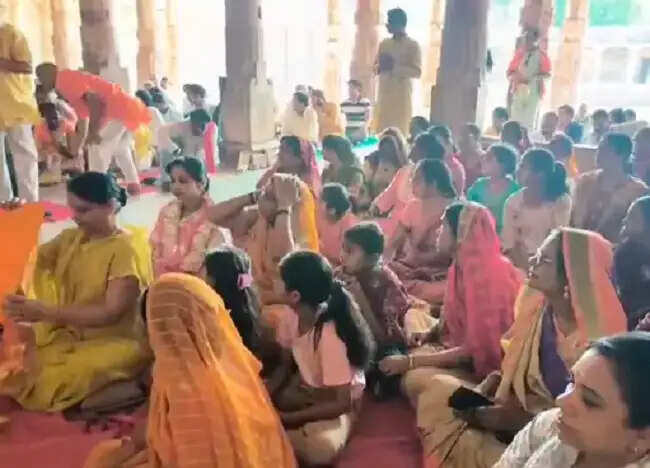 ऐतिहासिक भोजशाला में हुआ सत्याग्रह, विहिप उपाध्यक्ष ने की मां वाग्देवी की प्रतिमा लंदन से वापस लाने की मांग