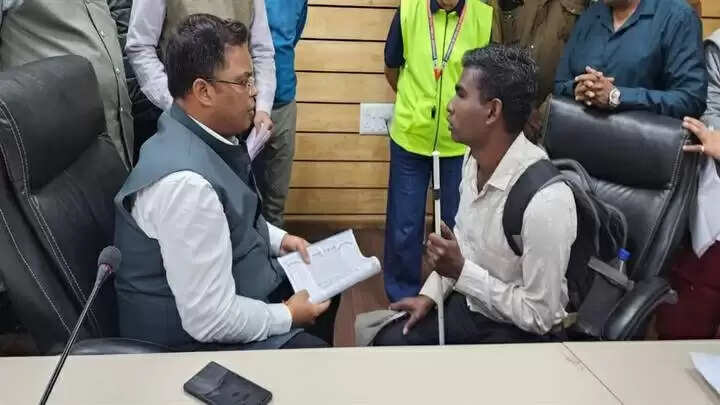 इंदौरः जनसुनवाई में नागरिकों को मिला त्वरित समाधान, किसी को मिली दुकान तो किसी को रोजगार