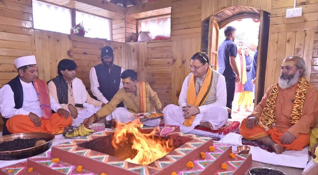 मुख्यमंत्री धामी ने वृद्ध जागेश्वर में की पूजा-अर्चना, सुख-समृद्धि एवं जनकल्याण की कामना