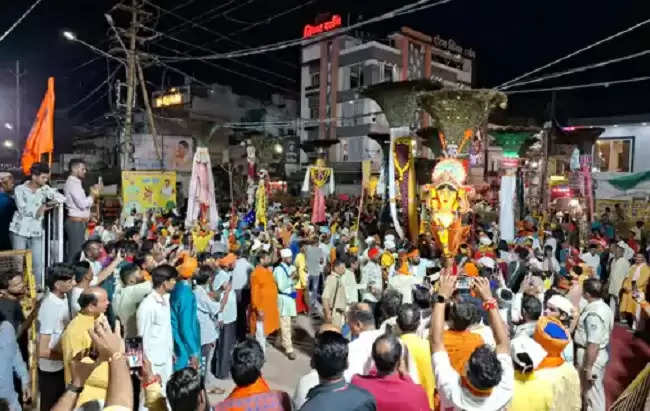 महाकाल मंदिर परिसर में लगा जाहरवीर गोगादेव की छडिय़ों का मेला, कई राज्यों से पहुंची छड़ियां