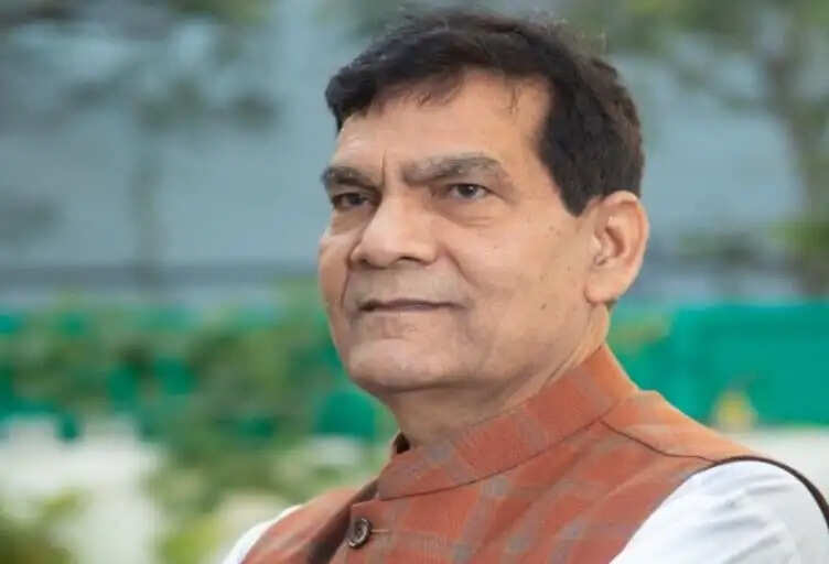 योगी सरकार का नगर विकास और ऊर्जा क्षेत्र की संभावनाओं का अधिक प्रभावी ढंग से इस्तेमाल करने पर जोर : ए.के. शर्मा
