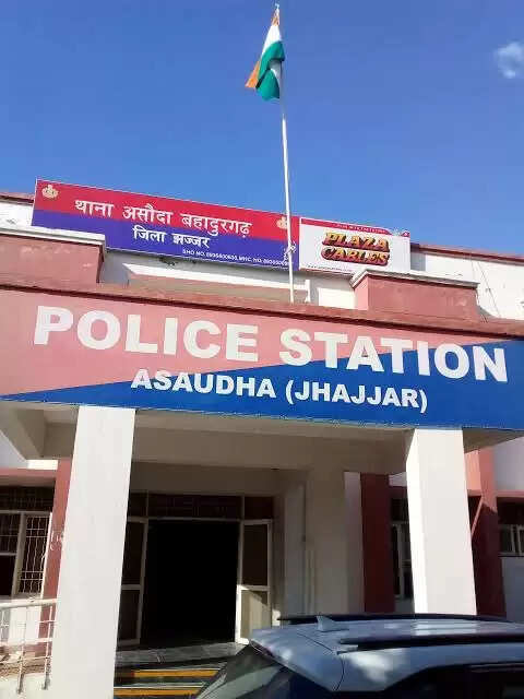 झज्जर : होली खेलने के बाद नहर में उतरा युवक डूबा