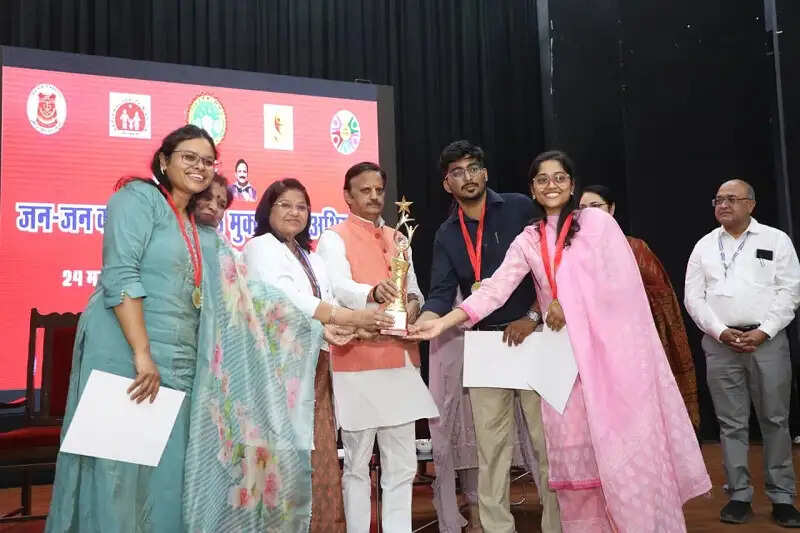 टीबी मुक्त भारत अभियान को देना होगा जनआंदोलन का रूप: उप मुख्यमंत्री शुक्ल