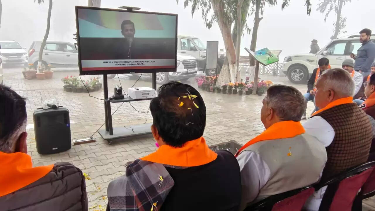 मन की बात के 129वें संस्करण के माध्यम से नागरिकों से संवाद किया