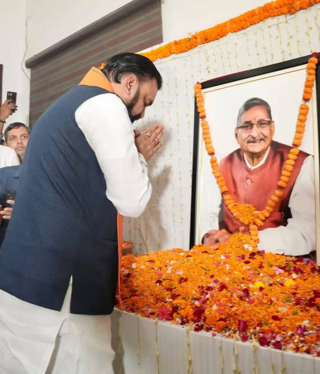 मुख्यमंत्री सम्राट चौधरी ने पूर्व सांसद आरके सिन्हा को दी श्रद्धांजलि, परिजनों को बंधाया ढांढस