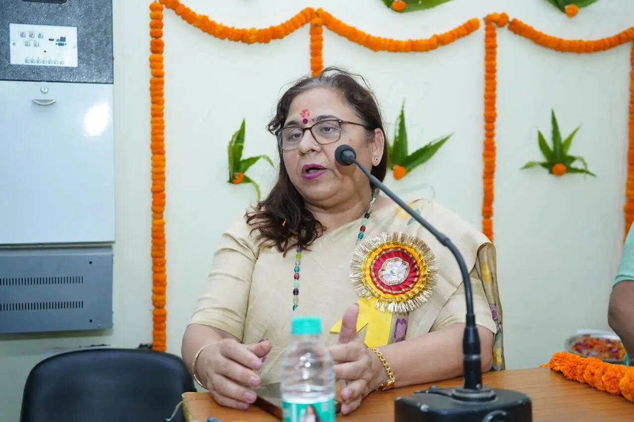 भारतीय शिक्षा को सूचना नहीं, बल्कि ज्ञान का केंद्र बनाना होगा : प्रो. राजशरण शाही