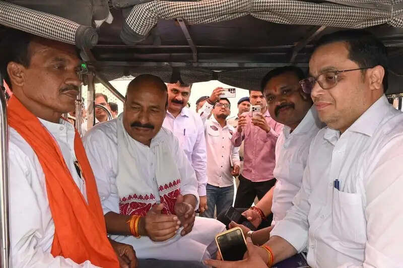 विकसित भारत की दिशा में तेजी से आगे बढ़ रहा देशः डॉ. वीरेन्द्र कुमार