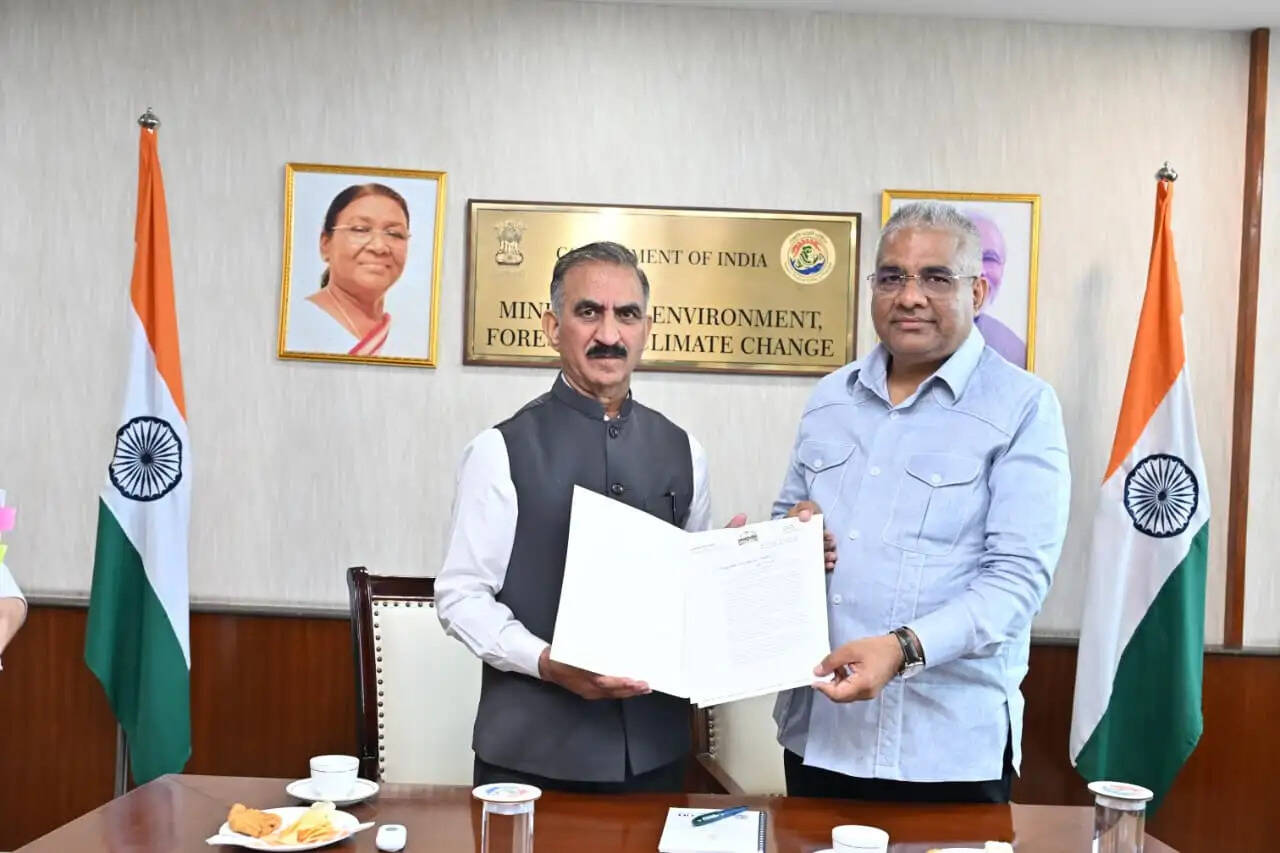 नदियों में जमा मलबे से बढ़ रहा बाढ़ का खतरा, मुख्यमंत्री सुक्खू ने केंद्रीय मंत्री भूपेंद्र यादव से उठाया ड्रेजिंग का मुद्दा
