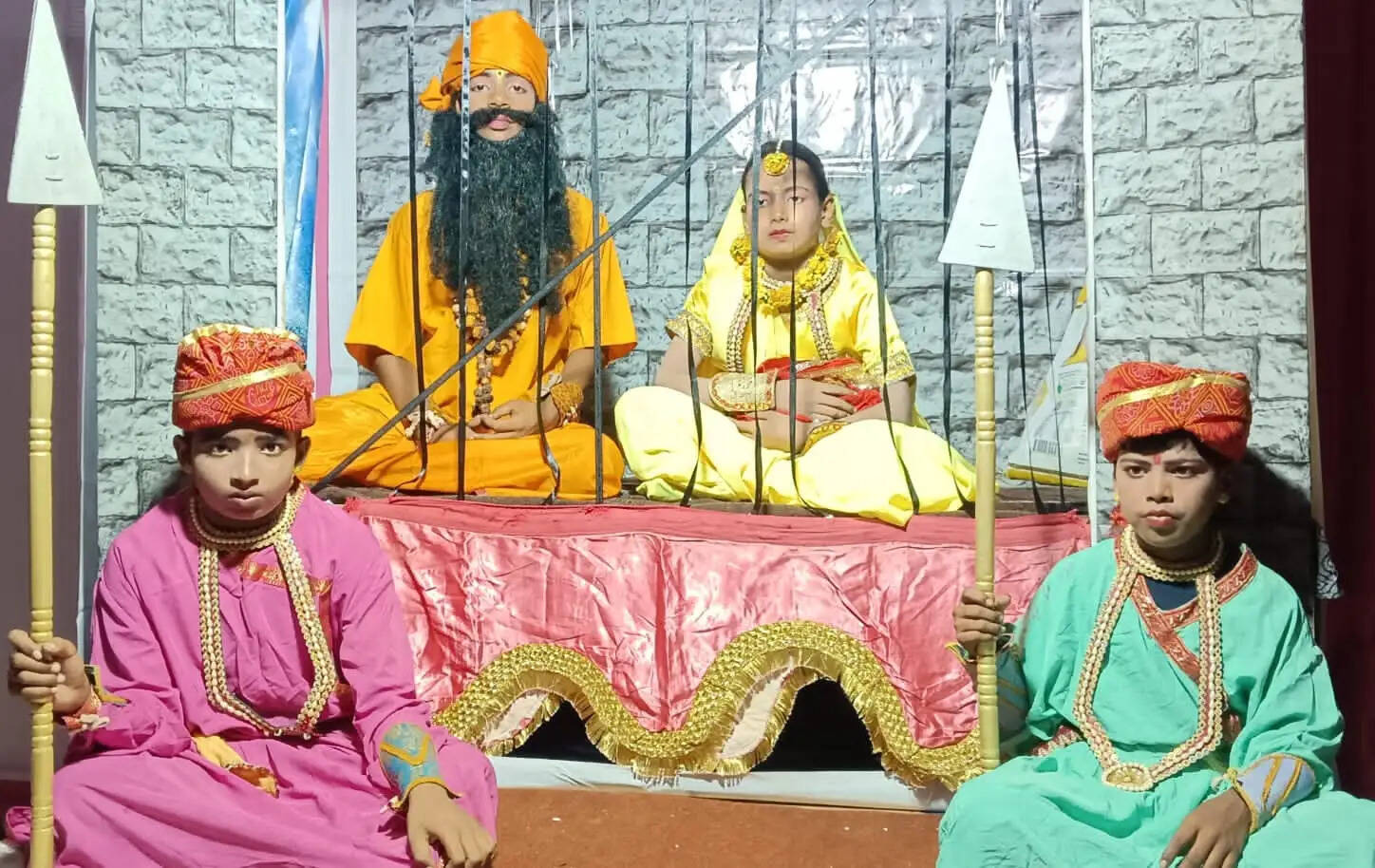 पीतलनगरी में जन्मे कन्हाई, घर-घर गूंजी बधाई