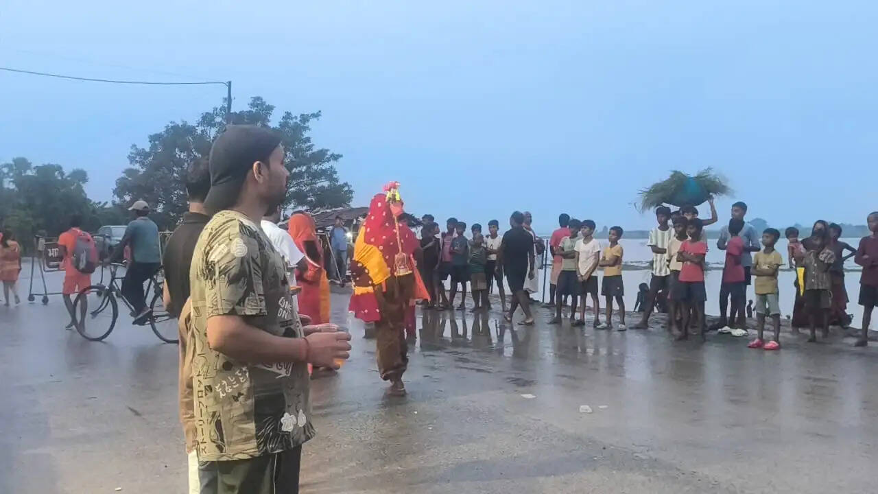 एकचारी त्रिमुहान में देवदूत संघ का सेवा शिविर, 10 वर्षों से कांवड़ियों की निस्वार्थ सेवा बनी आस्था की मिसाल