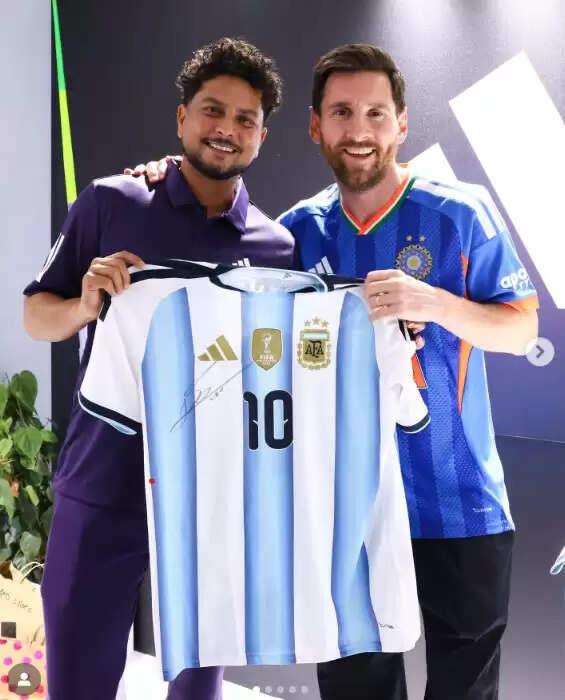 कुलदीप यादव को मिली दिग्गज लियोनेल मेसी से साइन की हुई अर्जेंटीना फुटबॉल टीम की जर्सी