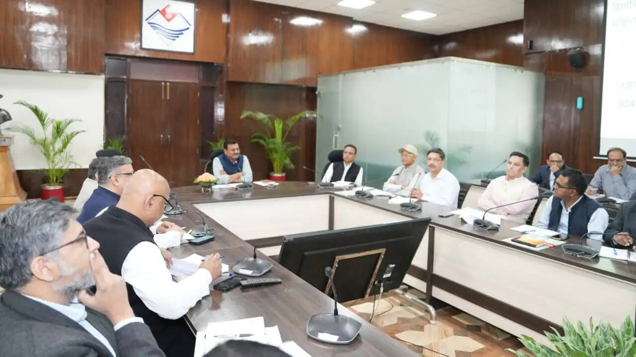 मुख्यमंत्री घोषणाओं के कार्यों को शीघ्र पूर्ण किया जाए: मुख्य सचिव