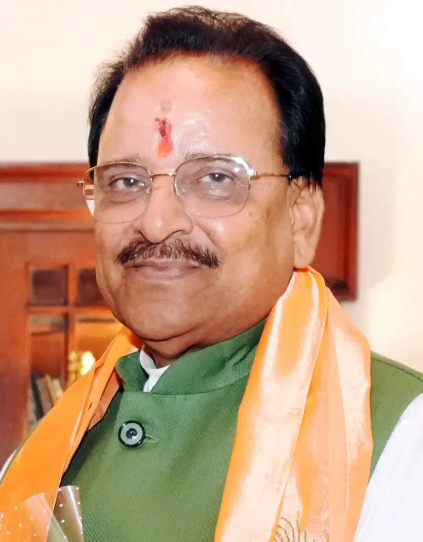 सांसद अजय भट्ट ने&nbsp;शराब की दुकानों को निरस्त करने की मांग