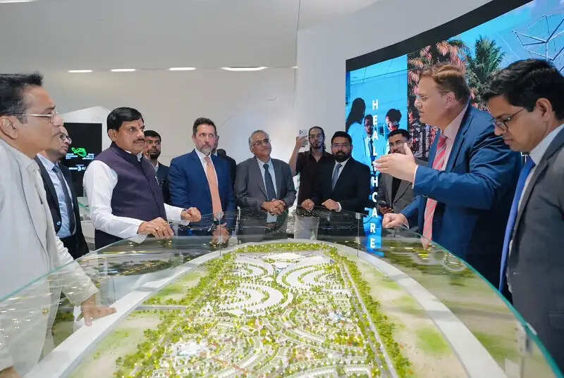 मप्र के मुख्यमंत्री मोहन यादव ने शारजाह में बी-आह मुख्यालय का किया दौरा