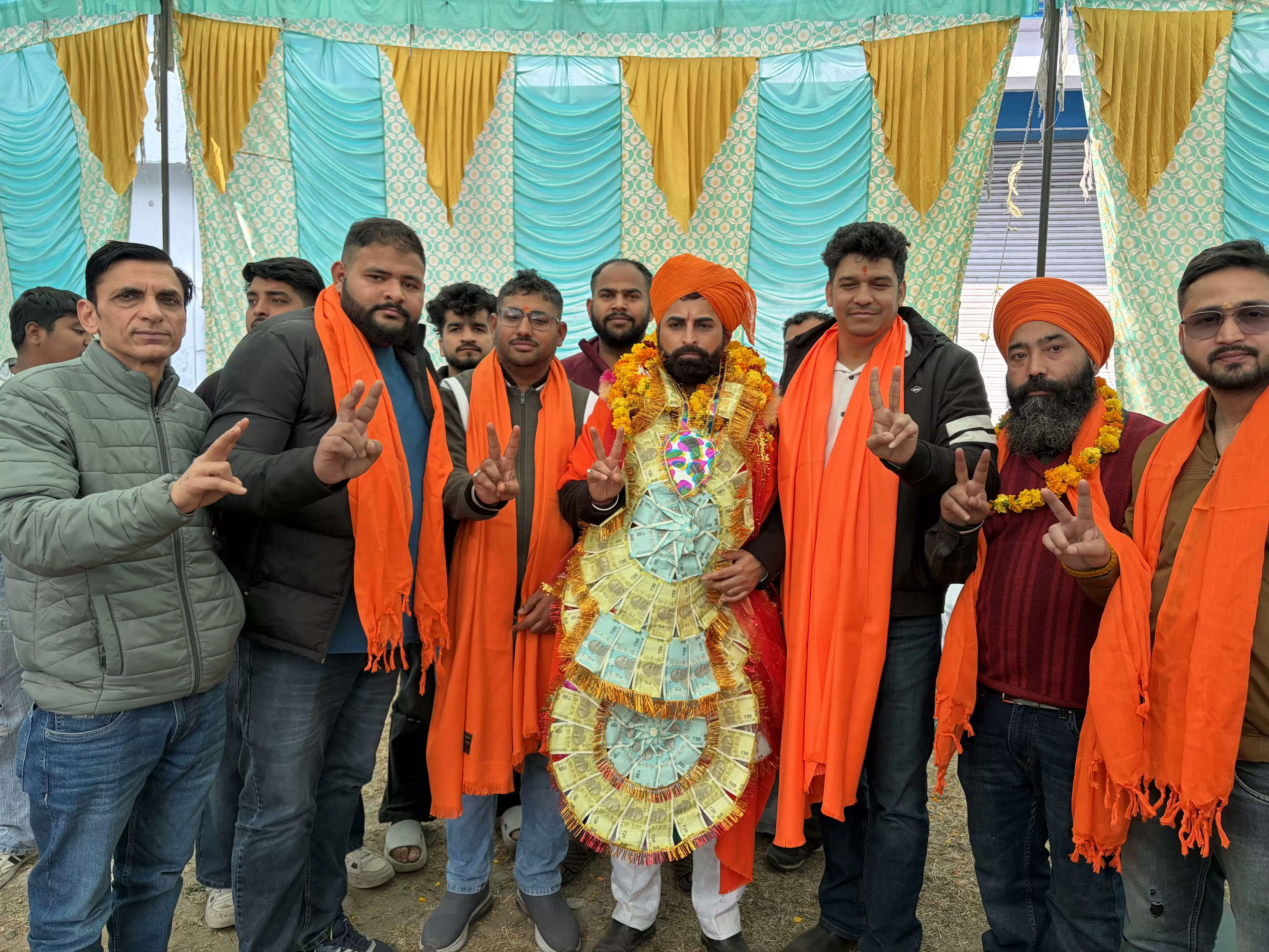 25 वर्षों बाद सर्वसम्मति से सनी शर्मा बने लखनपुर व्यापार मंडल के अध्यक्ष, भव्य कार्यक्रम में हुआ अभिनंदन