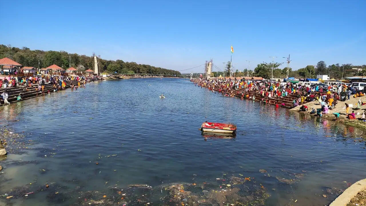 श्रावण के पहले सोमवार पर अमरकंटक में उमड़ी शिवभक्तों की भीड़, जलाभिषेक और पूजन से गूंजे शिवालय