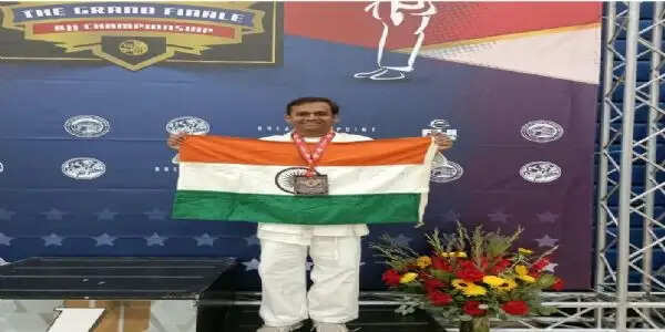 अमेरिका की अंतरराष्ट्रीय ब्राजीलियन जी-जित्सु प्रतियोगिता में मेहसाणा के भाग्येशकुमार ने जीता कांस्य पदक